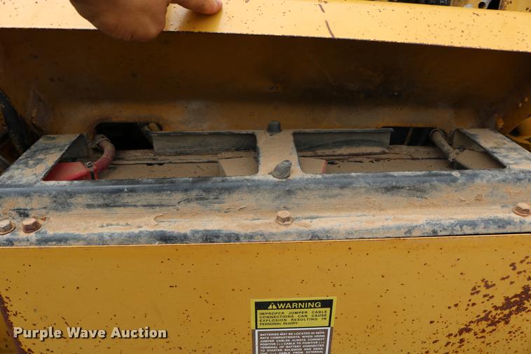 image for item DD0228 1991 Caterpillar 120G motor grader