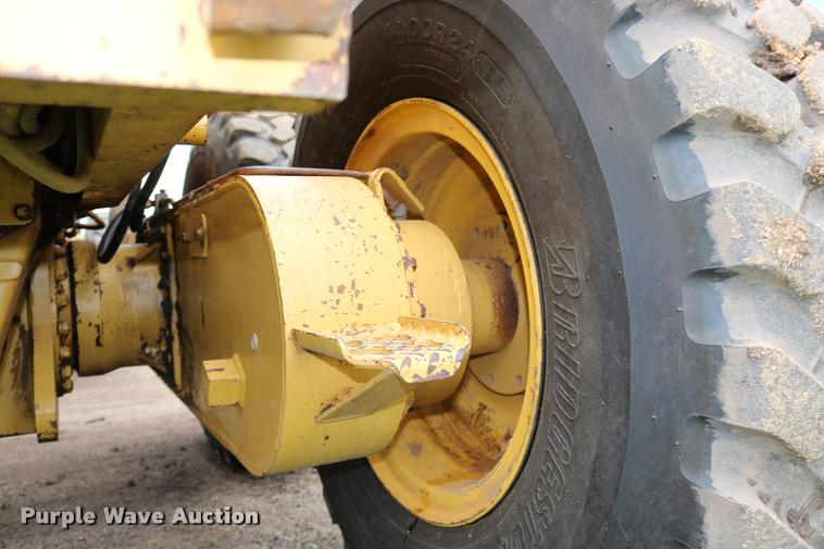 image for item DD0228 1991 Caterpillar 120G motor grader