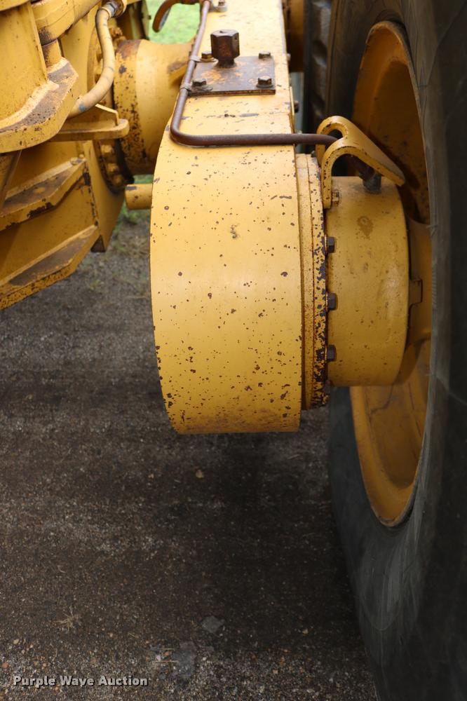 image for item DD0228 1991 Caterpillar 120G motor grader