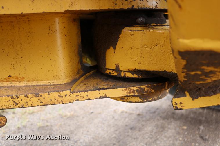 image for item DD0228 1991 Caterpillar 120G motor grader