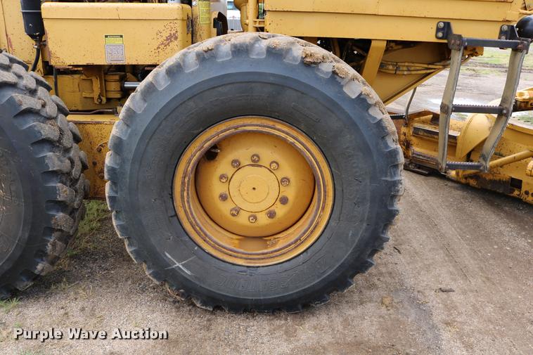 image for item DD0228 1991 Caterpillar 120G motor grader