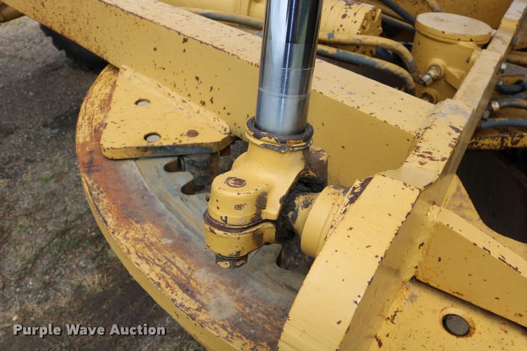 image for item DD0228 1991 Caterpillar 120G motor grader