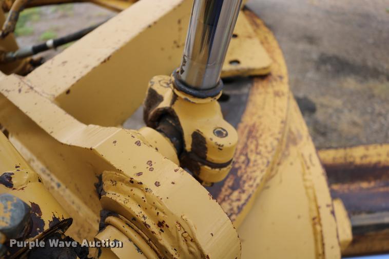 image for item DD0228 1991 Caterpillar 120G motor grader