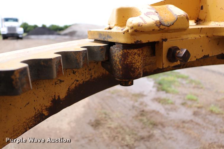 image for item DD0228 1991 Caterpillar 120G motor grader