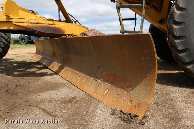 image for item DD0228 1991 Caterpillar 120G motor grader