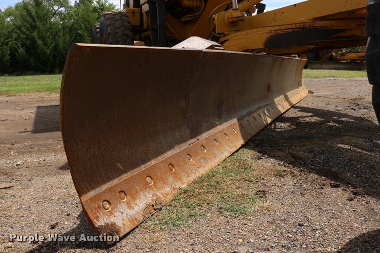 image for item DD0228 1991 Caterpillar 120G motor grader