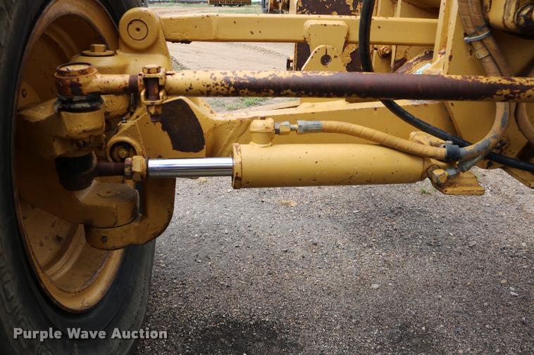 image for item DD0228 1991 Caterpillar 120G motor grader