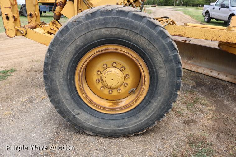 image for item DD0228 1991 Caterpillar 120G motor grader