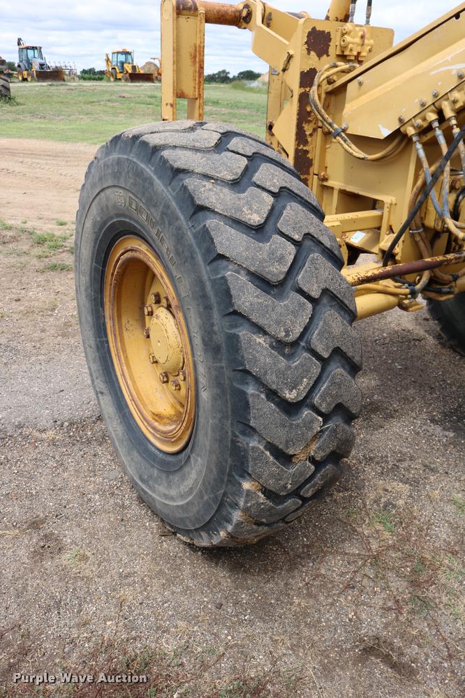 image for item DD0228 1991 Caterpillar 120G motor grader