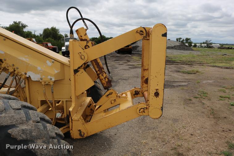 image for item DD0228 1991 Caterpillar 120G motor grader