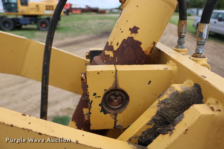 image for item DD0228 1991 Caterpillar 120G motor grader