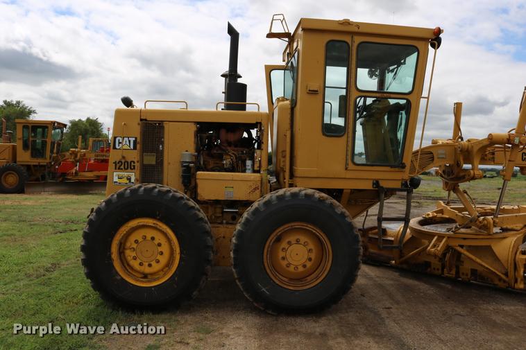 image for item DD0228 1991 Caterpillar 120G motor grader