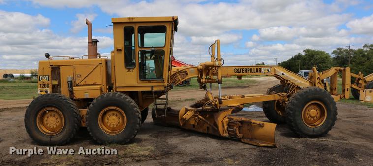 image for item DD0229 1993 Caterpillar 120G motor grader