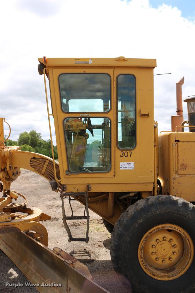 image for item DD0229 1993 Caterpillar 120G motor grader
