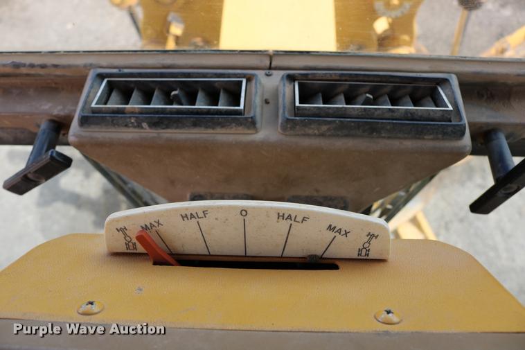 image for item DD0229 1993 Caterpillar 120G motor grader