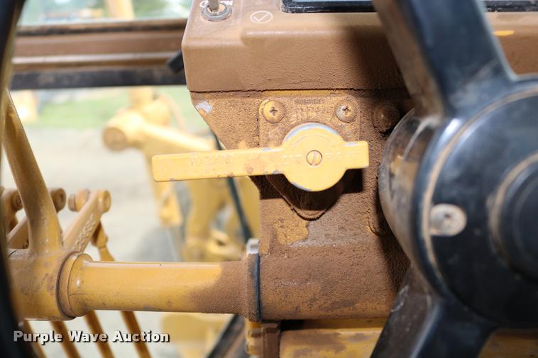 image for item DD0229 1993 Caterpillar 120G motor grader
