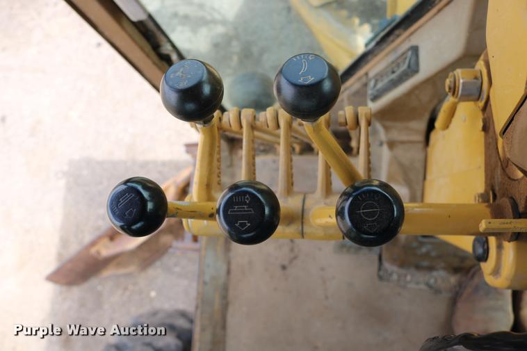 image for item DD0229 1993 Caterpillar 120G motor grader