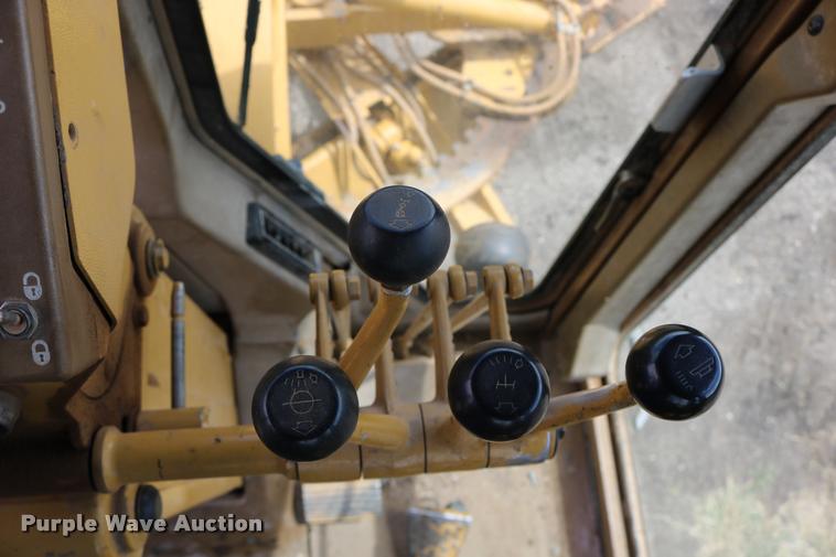 image for item DD0229 1993 Caterpillar 120G motor grader