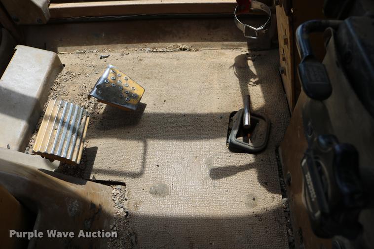 image for item DD0229 1993 Caterpillar 120G motor grader