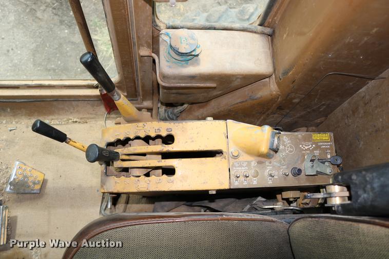 image for item DD0229 1993 Caterpillar 120G motor grader