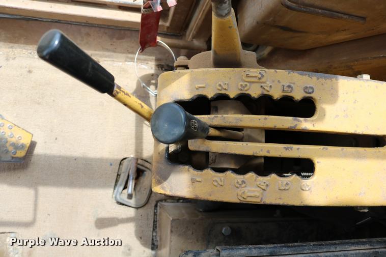 image for item DD0229 1993 Caterpillar 120G motor grader