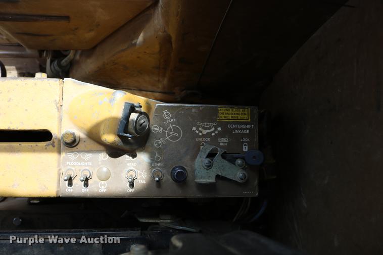 image for item DD0229 1993 Caterpillar 120G motor grader