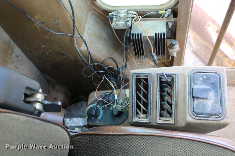 image for item DD0229 1993 Caterpillar 120G motor grader