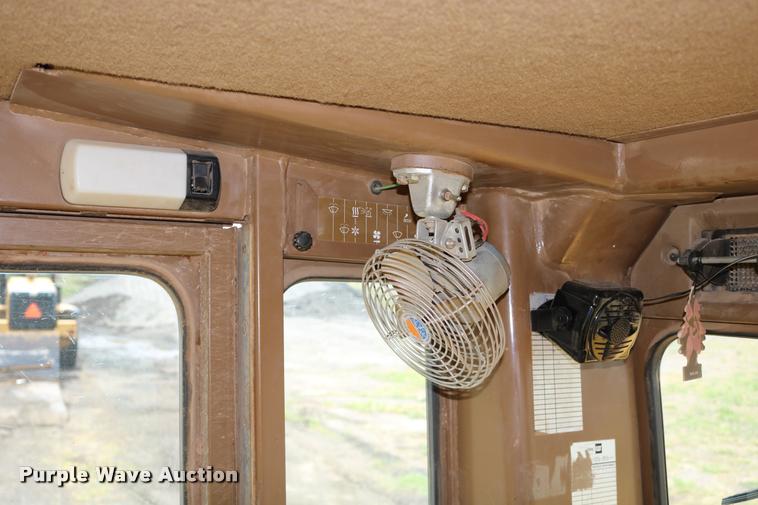 image for item DD0229 1993 Caterpillar 120G motor grader