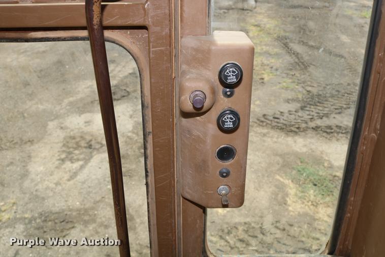 image for item DD0229 1993 Caterpillar 120G motor grader