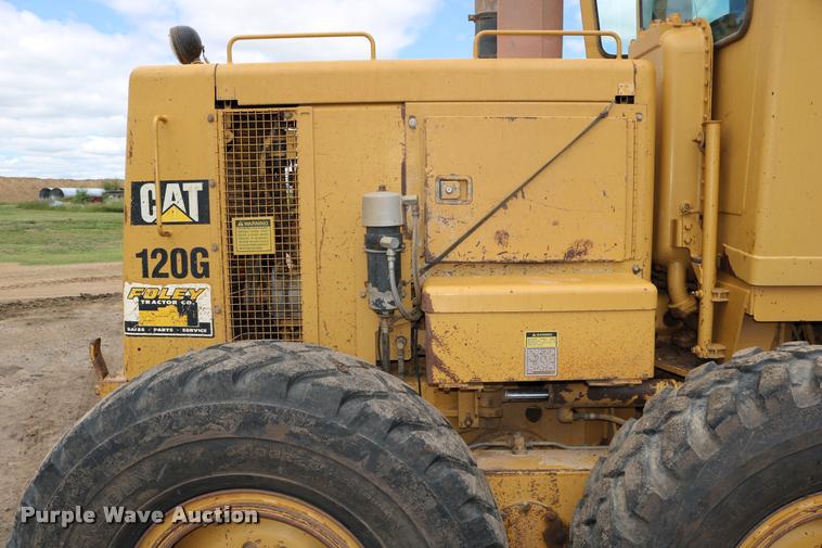 image for item DD0229 1993 Caterpillar 120G motor grader
