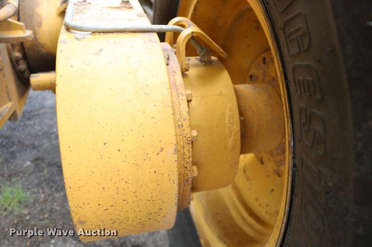 image for item DD0229 1993 Caterpillar 120G motor grader