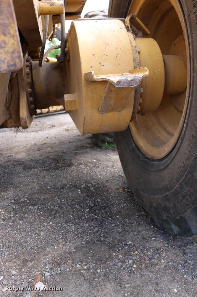 image for item DD0229 1993 Caterpillar 120G motor grader