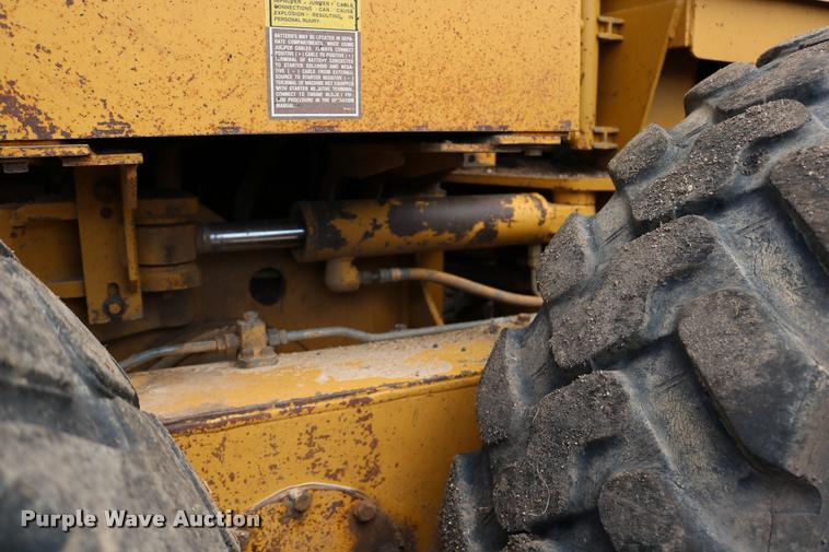 image for item DD0229 1993 Caterpillar 120G motor grader