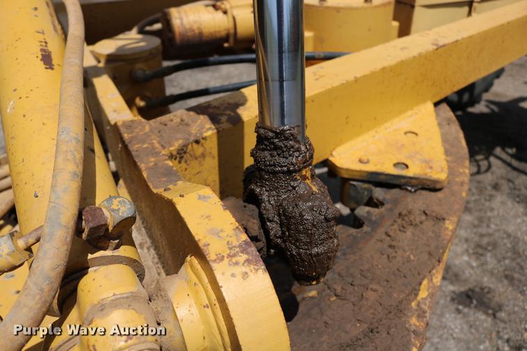 image for item DD0229 1993 Caterpillar 120G motor grader