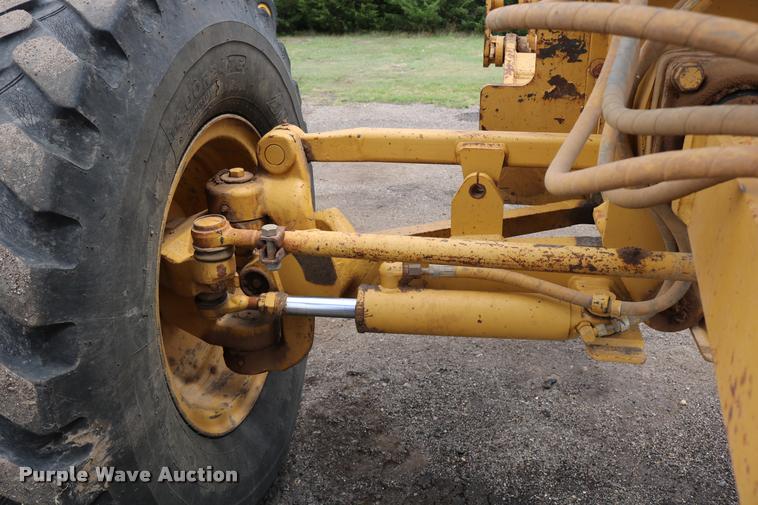 image for item DD0229 1993 Caterpillar 120G motor grader