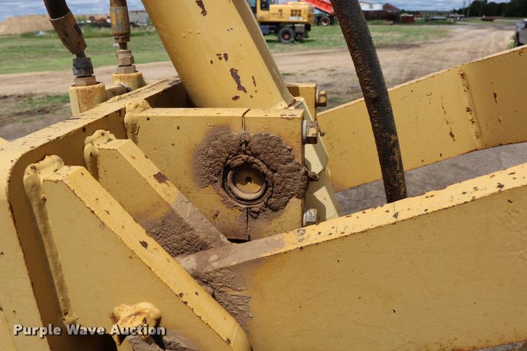 image for item DD0229 1993 Caterpillar 120G motor grader