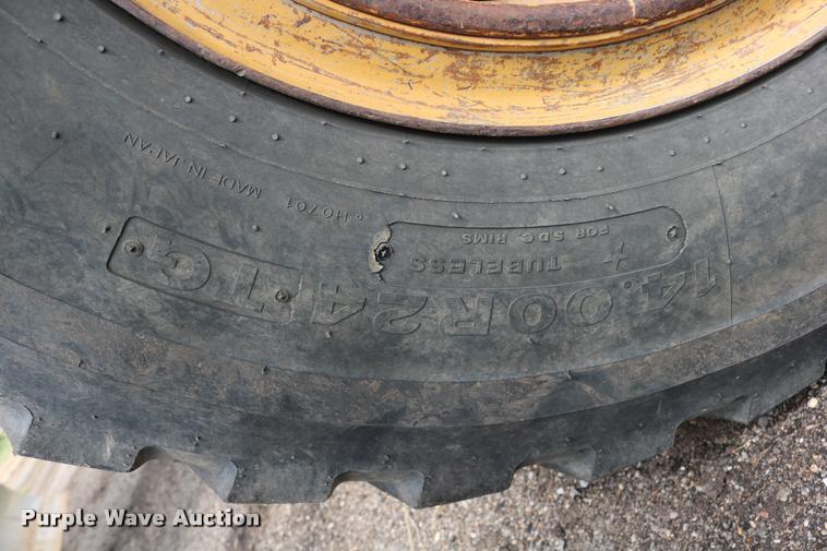 image for item DD0229 1993 Caterpillar 120G motor grader