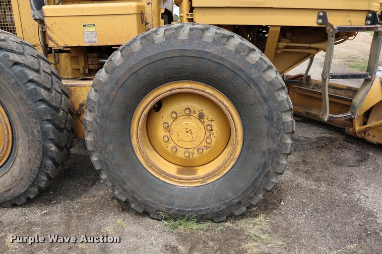 image for item DD0229 1993 Caterpillar 120G motor grader