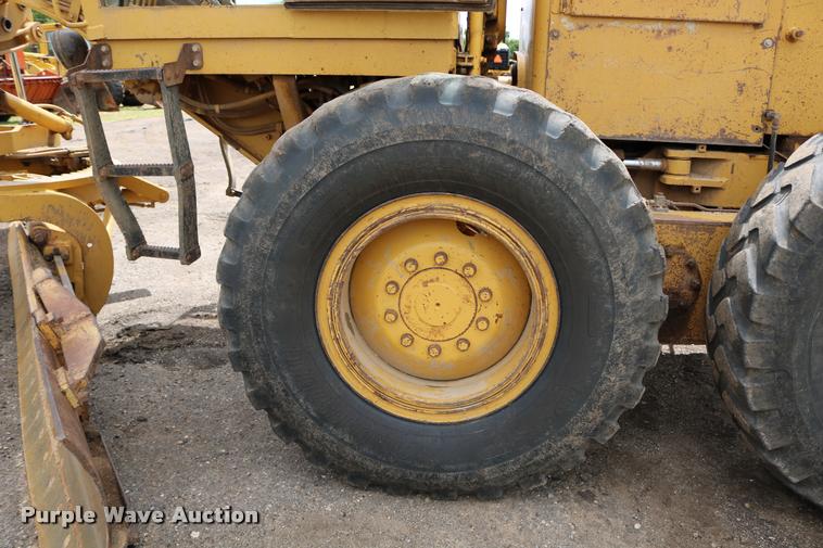 image for item DD0229 1993 Caterpillar 120G motor grader
