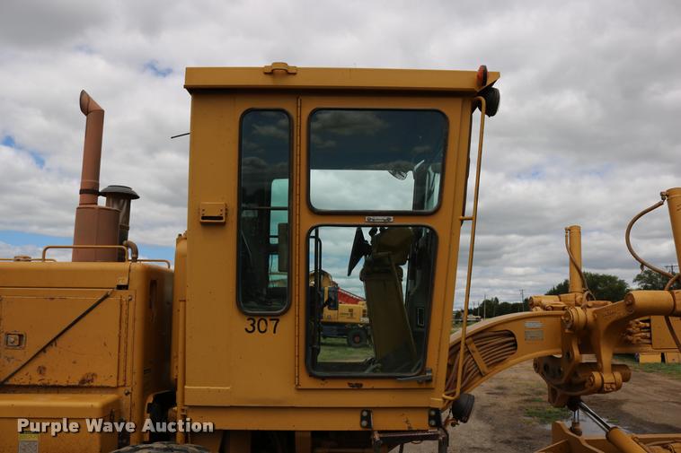 image for item DD0229 1993 Caterpillar 120G motor grader