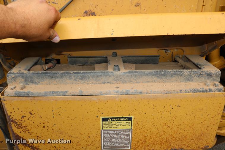 image for item DD0229 1993 Caterpillar 120G motor grader