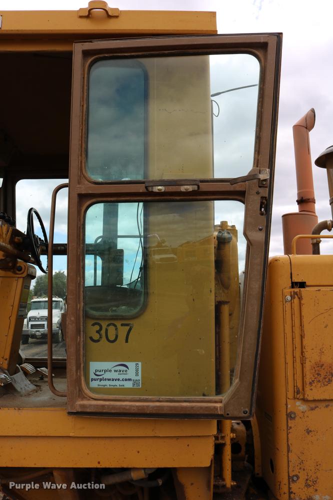 image for item DD0229 1993 Caterpillar 120G motor grader