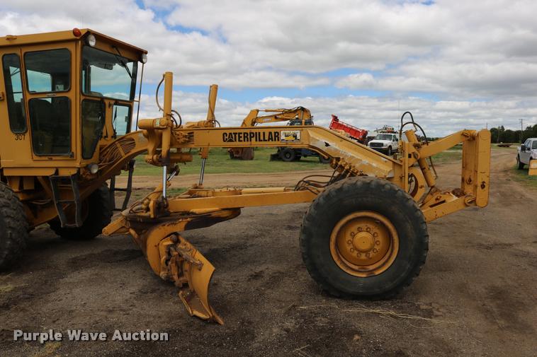 image for item DD0229 1993 Caterpillar 120G motor grader