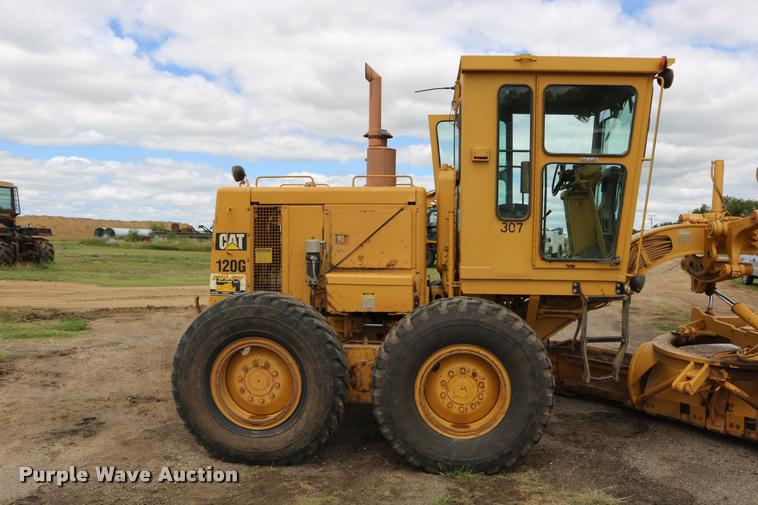image for item DD0229 1993 Caterpillar 120G motor grader