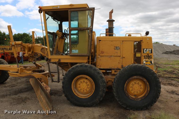 image for item DD0229 1993 Caterpillar 120G motor grader