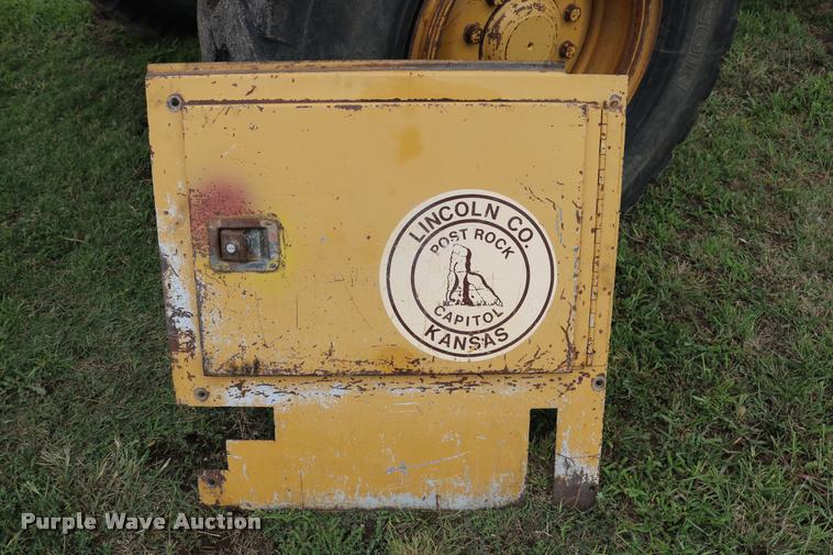 image for item DD0229 1993 Caterpillar 120G motor grader