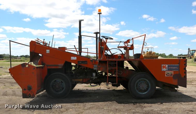 image for item DD0230 1967 Flaherty Spread Master K chip spreader