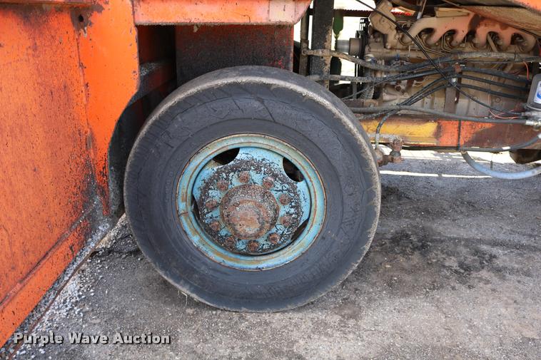 image for item DD0230 1967 Flaherty Spread Master K chip spreader