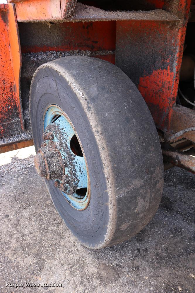 image for item DD0230 1967 Flaherty Spread Master K chip spreader