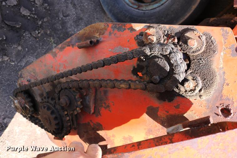 image for item DD0230 1967 Flaherty Spread Master K chip spreader